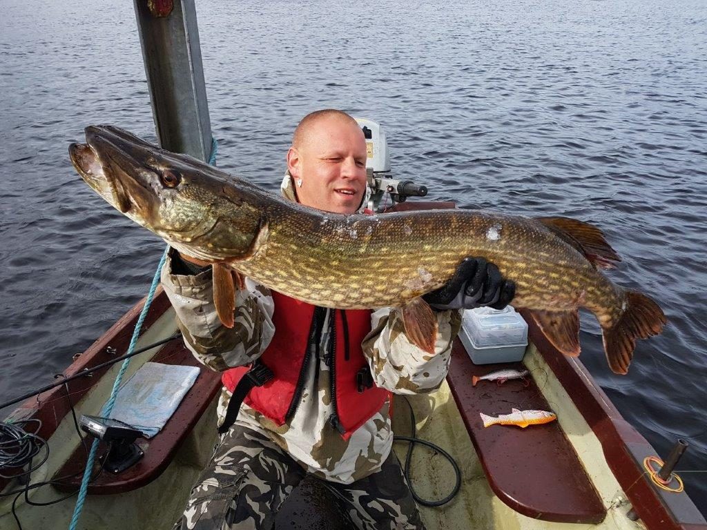 Rene Bieniek con un pesce di 106 cm